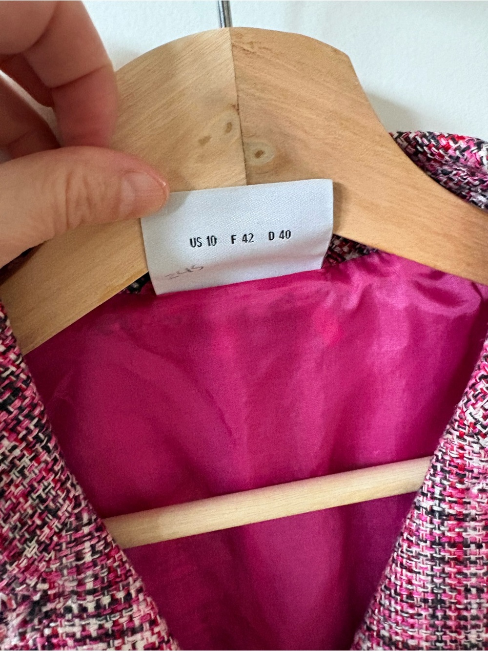 Akris Punto Pink Tweed Blazer with Fuchsia Lining - Picture 7 of 9